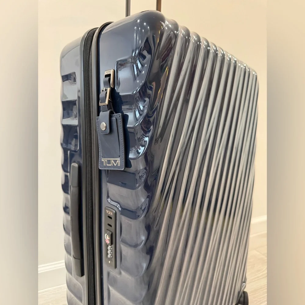 Tumi 19 DEGREE Extended Trip Expandable 4 Wheeled Packing Case Navy Blue